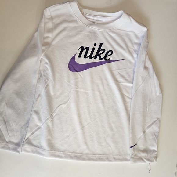 Nike 2 Piece White and Purple Long Sleeve with Orange Shorts Size 5/6 - Picture 2 of 7